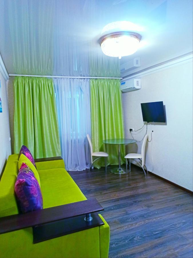Затишок У Самому Центрі Дніпра Apartment Dnipro Exterior photo